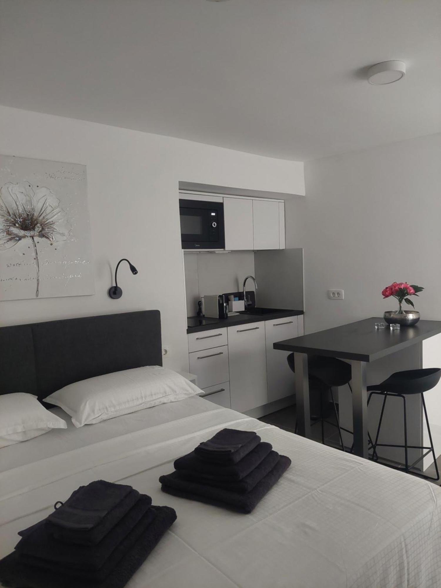 Apartments R&B Baska  Exterior photo